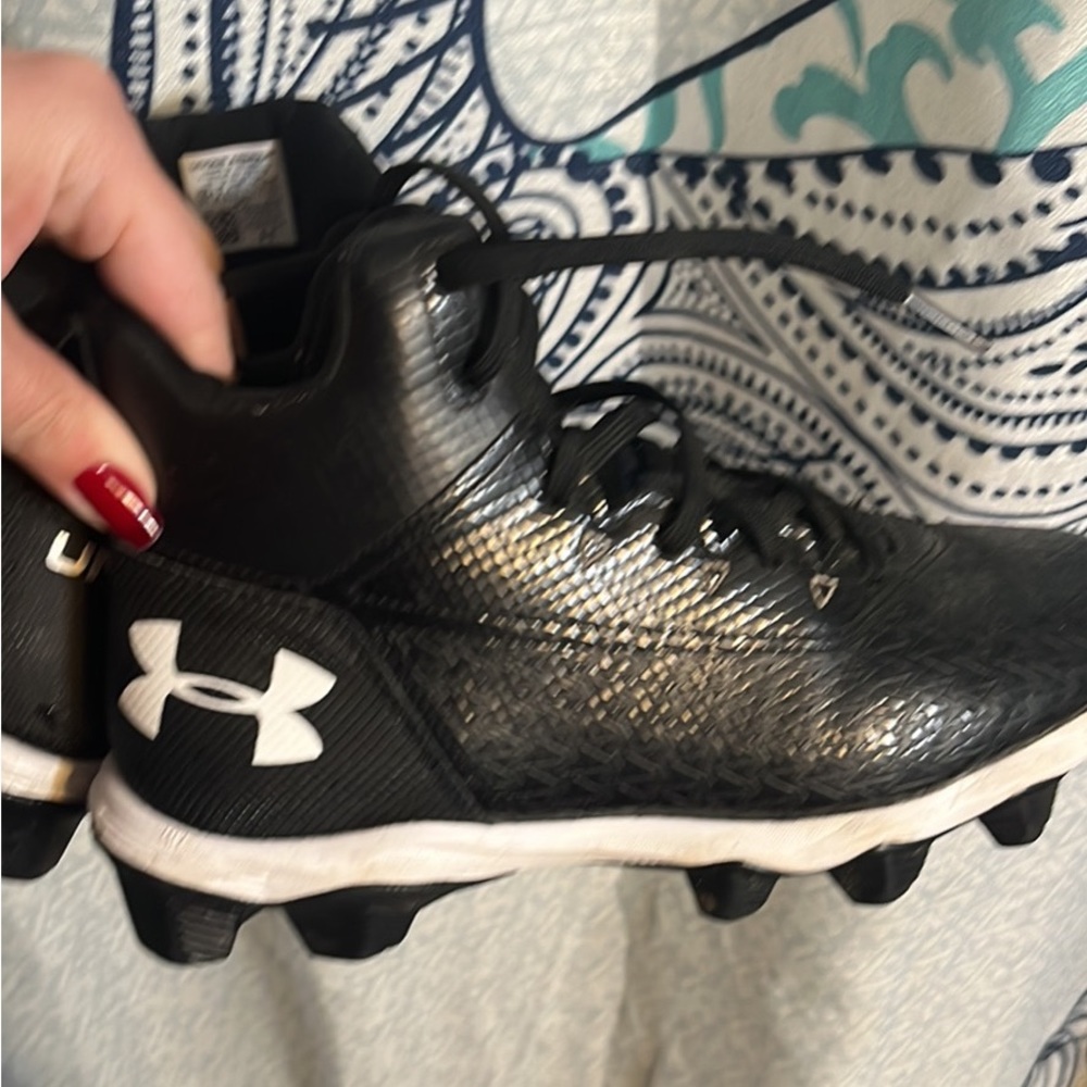 Under armour boys cleats